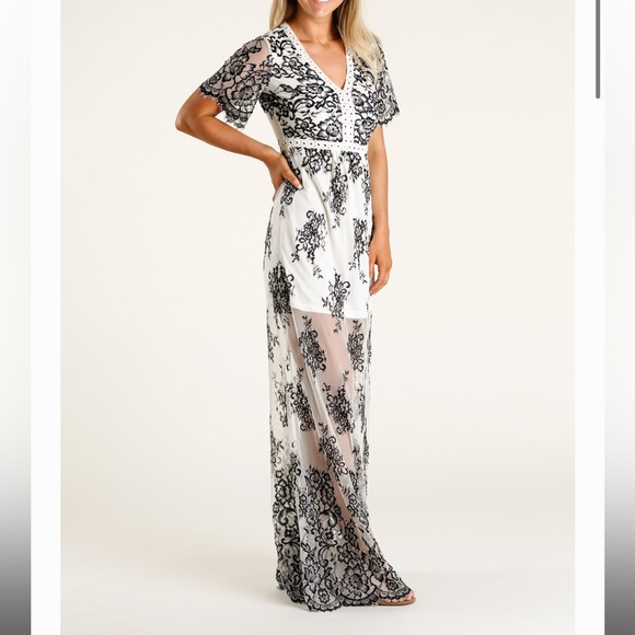 Salt & Soul Hana Floral Lace Maxi - Picture 2 of 7